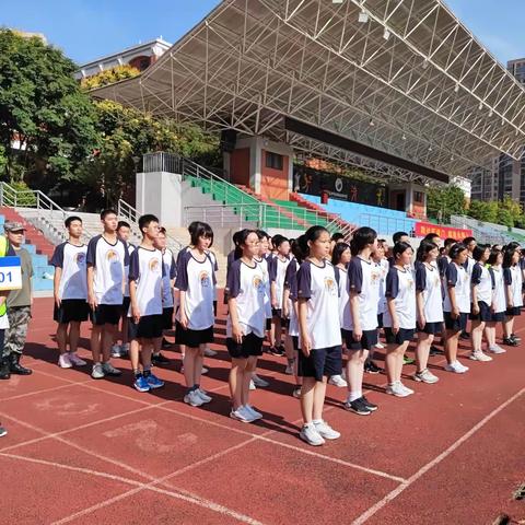 蜕变---无惧烈日“烤”验，青春在汗水中绽放