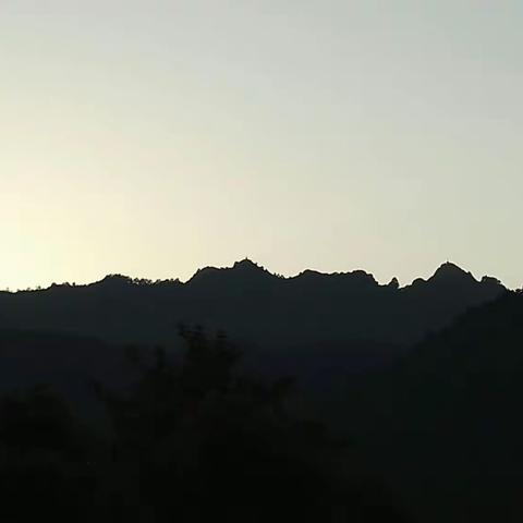 风骨篇《武沅山水之天桥山神韵》千百年来，武水沅江在这里拥抱交融。（谢谢泸溪影协符元启、王达胜的摄影作品。）