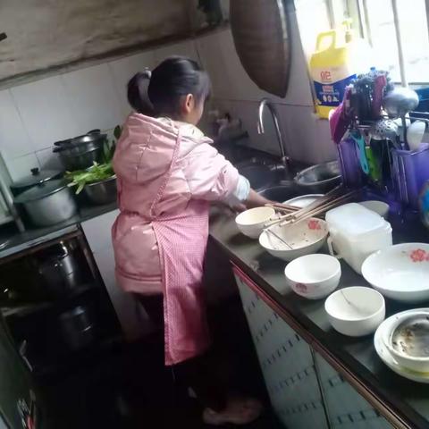 劳动创造美，运动炼出好身体！