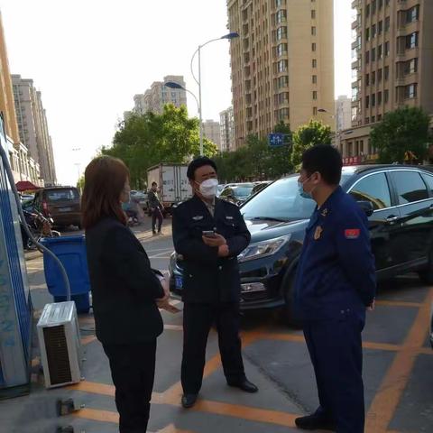 曹妃甸工业区消防救援大队“五一”劳动节期间开展整治消防通道，筑牢安全防线