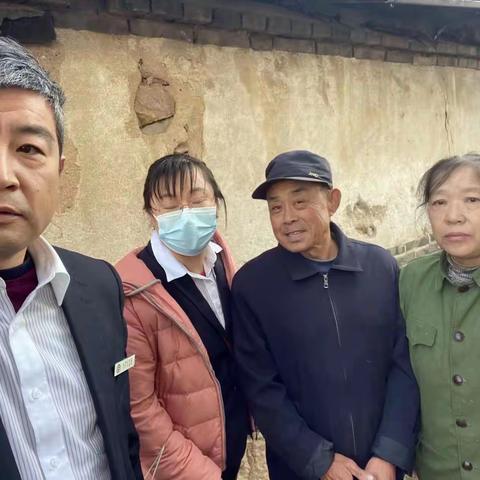 银行服务无小事，上门服务暖人心