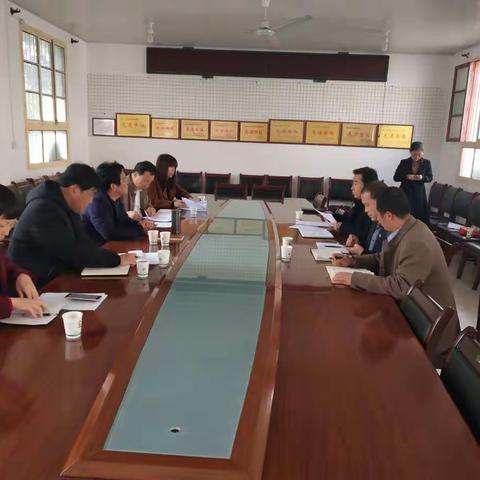 县政协主席蒋选亮来九峰镇督导检查产业脱贫工作