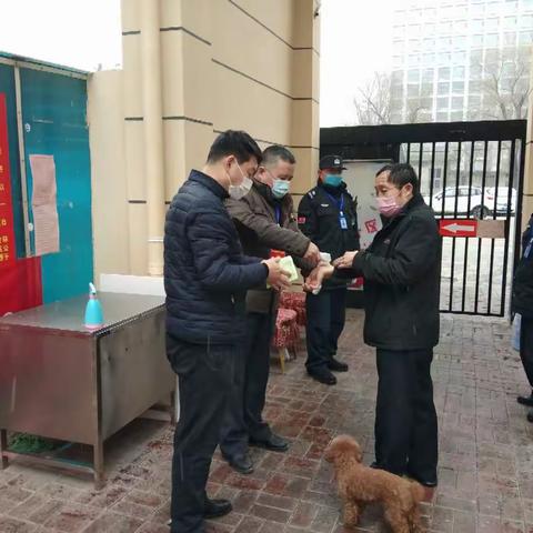 雪天的坚守---致敬中华街道防疫一线的值守人员