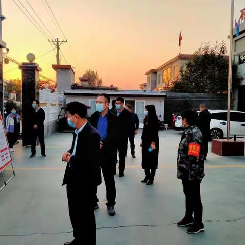 县委组织部宋部长一行到张唐马村指导五星支部创建工作。