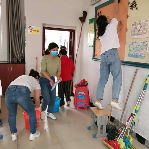 春暖花开，为此而来，百忙之际，洒满汗水！你们辛苦了……