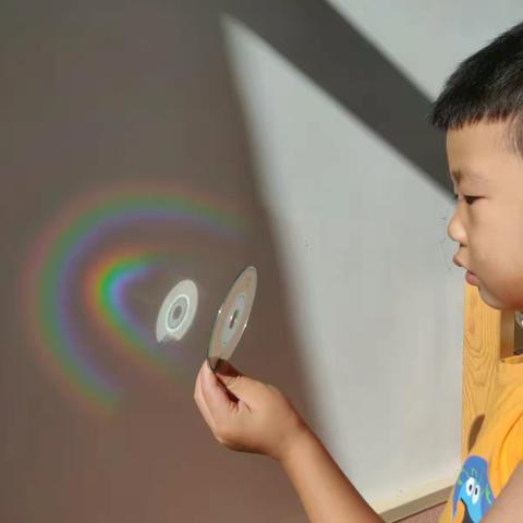 “调皮”的光点——华外附幼中四班课程故事