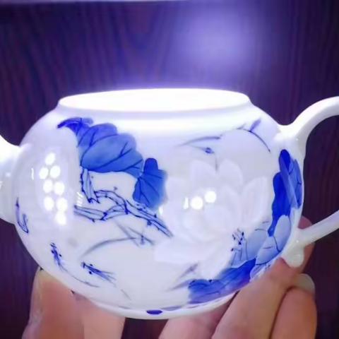 手绘青花玲珑茶具