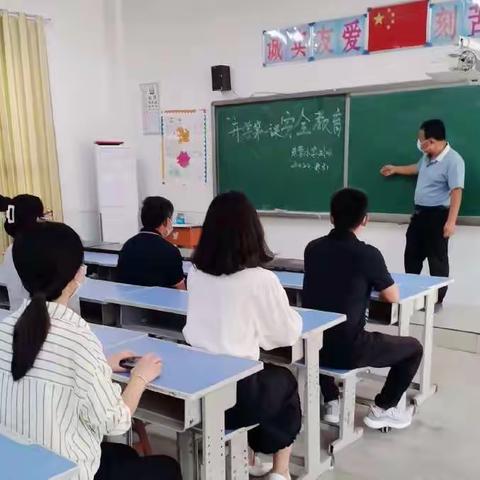 开学前的防疫演练，为学生把好安全关