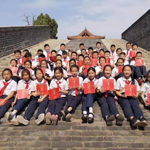 品齐风鲁韵 做儒雅少年——济南市经五路小学四（3）中队十岁成长泰安研学课程之拓片、观封禅大典