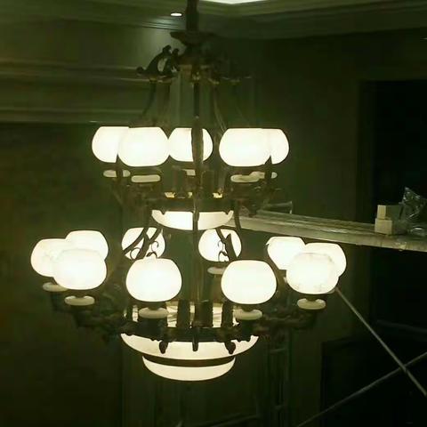 你有豪宅，我有好灯。你有品味，我有质量。何不来个约会😊打造完美生活🏠只需长按图中二维码了解更多产品