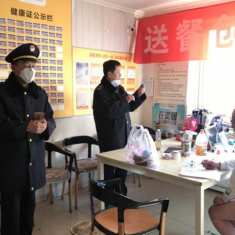 联合执法防疫情———应对疫情甜水园社区与六里屯工商所联合执法保障社区安全