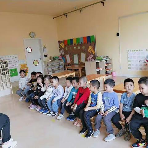 黄一班教育活动《印第安人》（美术）