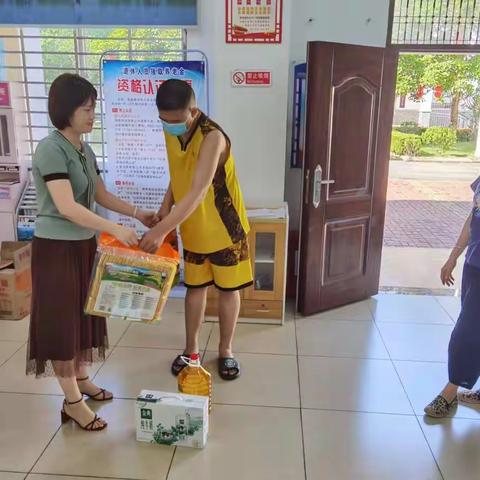 “传递温暖，关爱儿童”场部社区居委会开展慰问困境儿童活动