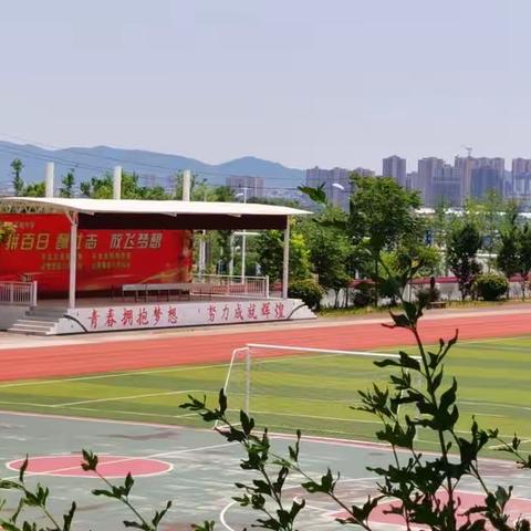 第三实验初级中学七(1)班书法作品