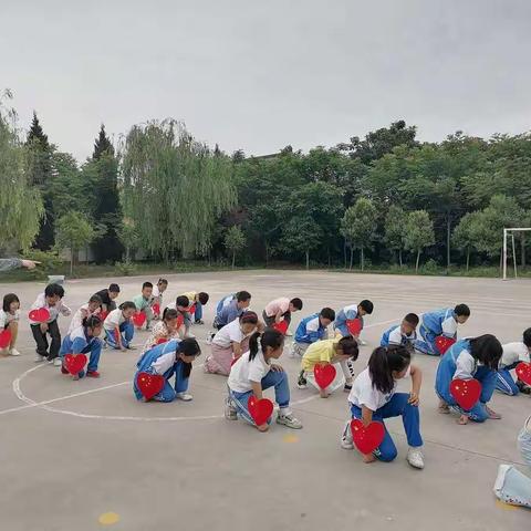 “红心向党•传承经典”——校园艺术节明德小学活动记