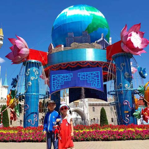 水世界+世界公园连续两天俩孩子玩嗨喽，给你们留个美好的童年回忆吧🌹🌹🌹