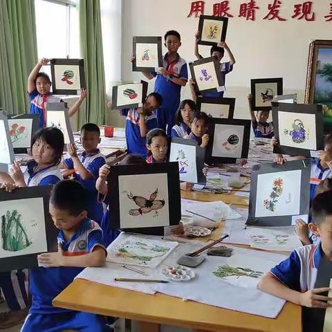 英德市第五小学国画社团课