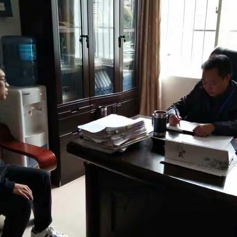 马关县对服药病人进行每月随访，州所督导人员向站长反馈本次督导结果