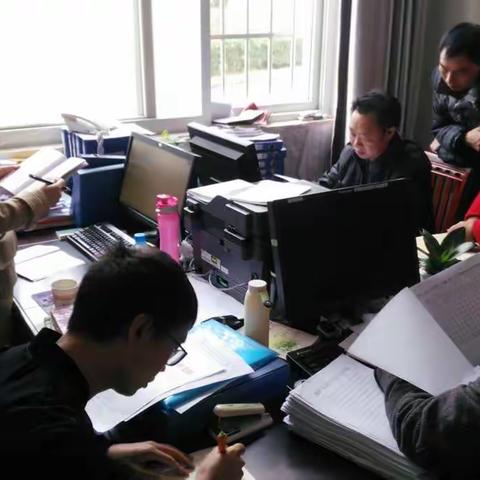 州皮防所麻风病防治科工作人员与马关县皮防站领导站长和书记一起到浪桥，八寨卫生院督导消麻工作