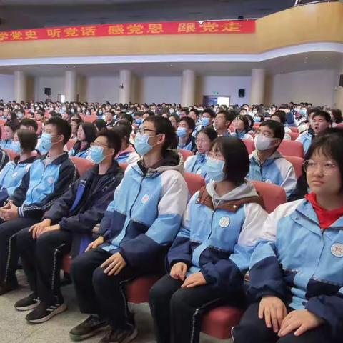 以爱之名 共赴春约——兴梦年级组举行月考表彰大会和新学期家长会