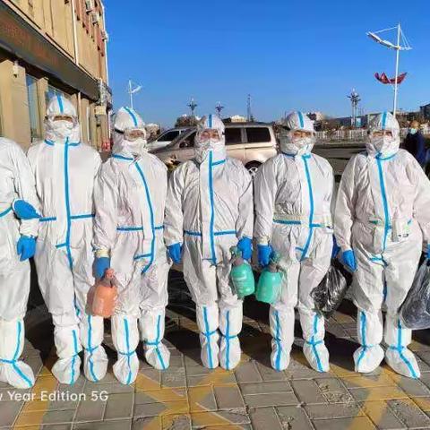 育仁社区工作人员变身“大白”守护居民健康