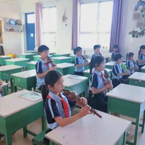 新乡县古固寨镇实验小学                葫芦丝社团初级班