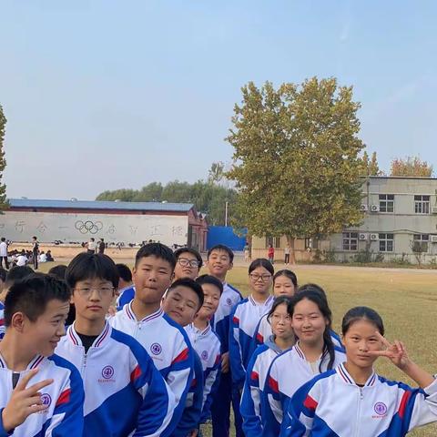 七年级五班    周末愉快的拔河比赛