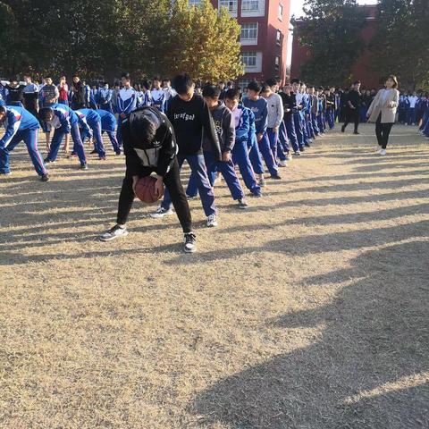 七年级四班     海底穿月——娱乐比赛