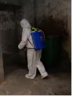 坚守一线 全面消杀 小夹社区刘磊