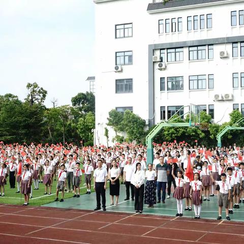 月圆国圆  情满童心——坂田小学庆国庆·迎中秋系列活动