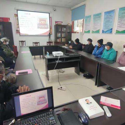 柳埠街道吴家村党支部召开新年第一次支部会议，并为村民发放爱心药箱看望生病村民