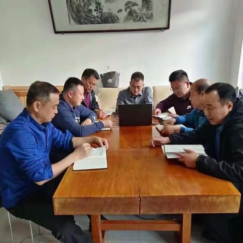 柳埠街道第一书记第六党小组召开学习会深入学习党的二十大会议精神