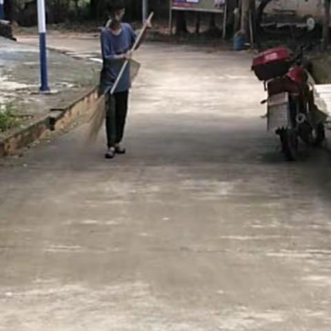 劳动最光荣！——八一糖厂中学九（2）班国庆劳动周