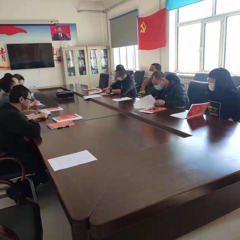 辉河林场党支部组织党员学习《习近平关于社会主义精神文明建设论述摘编》