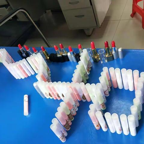 纯天然蜜蜡唇膏纯天然蜜蜡润口红💄💄💄