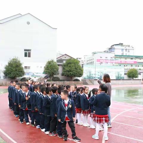 享受运动，快乐成长                               ——实验小学105班秋季运动会9月28日下午篇