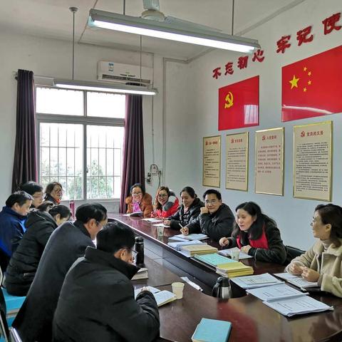 专家助力农村学校的发展！——区教师进修校视导圣灯山中学‘回头看’纪实