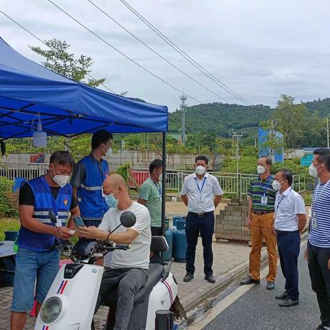 南山村守好防疫卡点筑牢防控“疫”线