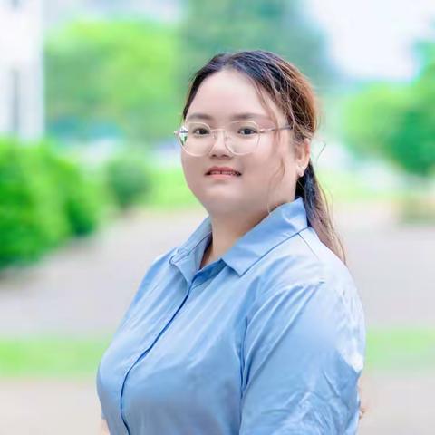 《我的班主任》一鹿寨县初级实验中学2023年第二届班主任节“写一写我的班主任”（之五）