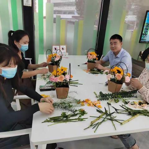 共建幸福和谐星—喜迎二十大，艺术插花文明实践活动