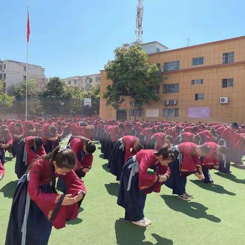 尊师重教，明礼求学———咸阳秦阳学校七年级新生立志礼