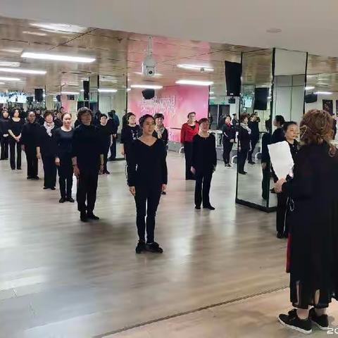 俏花旦  花旦俏