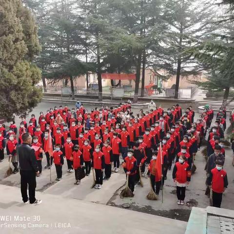 全呼学校“雷锋精神永存，洁净家园我行”志愿服务活动