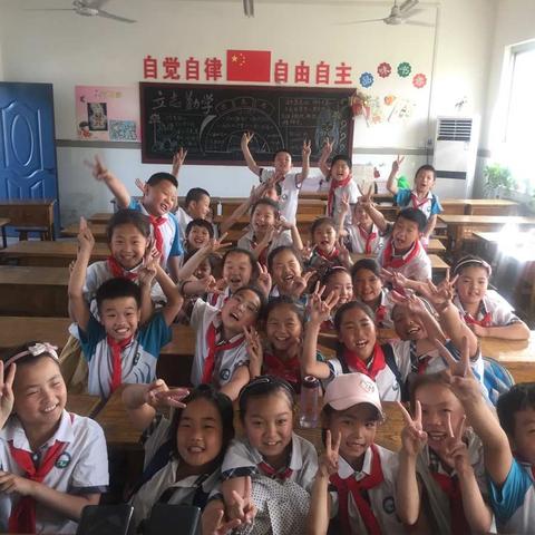 中心小学三年级英语兴趣班