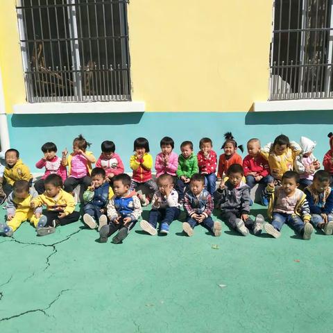 【以爱为源，润物无声】静待花开的声音――铁山垅中心幼儿园小二班成长活动记录