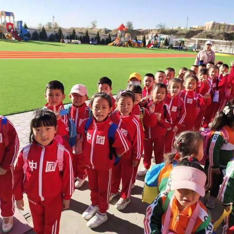 榆阳区青云镇中心幼儿园大2班秋游活动影集