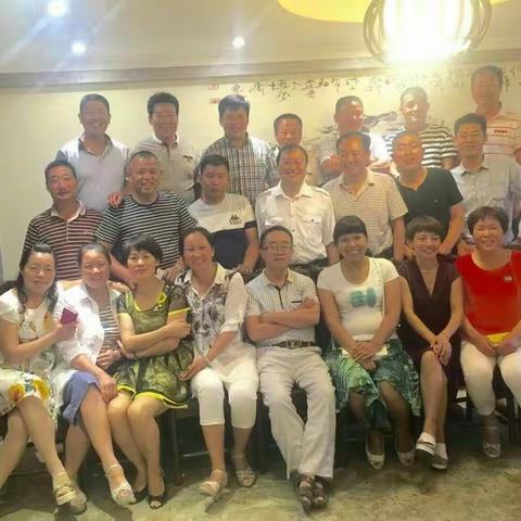 祝姜堂中学三甲班同学每天开心快乐！