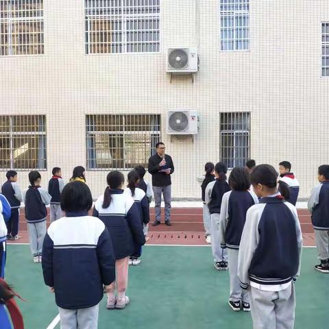 元洞小学 “弘扬宪法精神，建设法制校园” 12月4日普法宣传教育活动