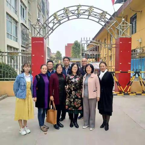 山头中心校笔架庄小学开展高效课堂教研活动------“五抓”在线
