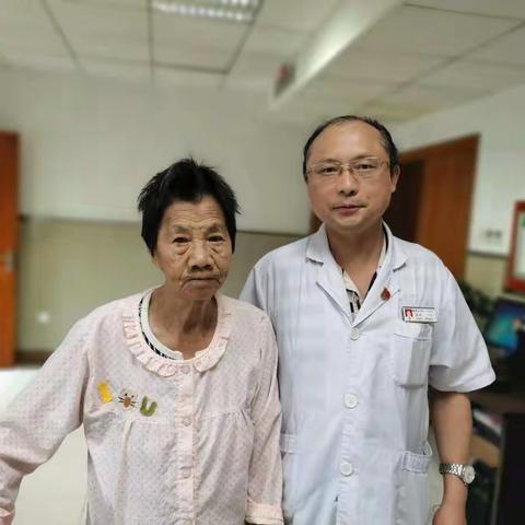 中医肛肠科九旬脱肛老人痊愈出院